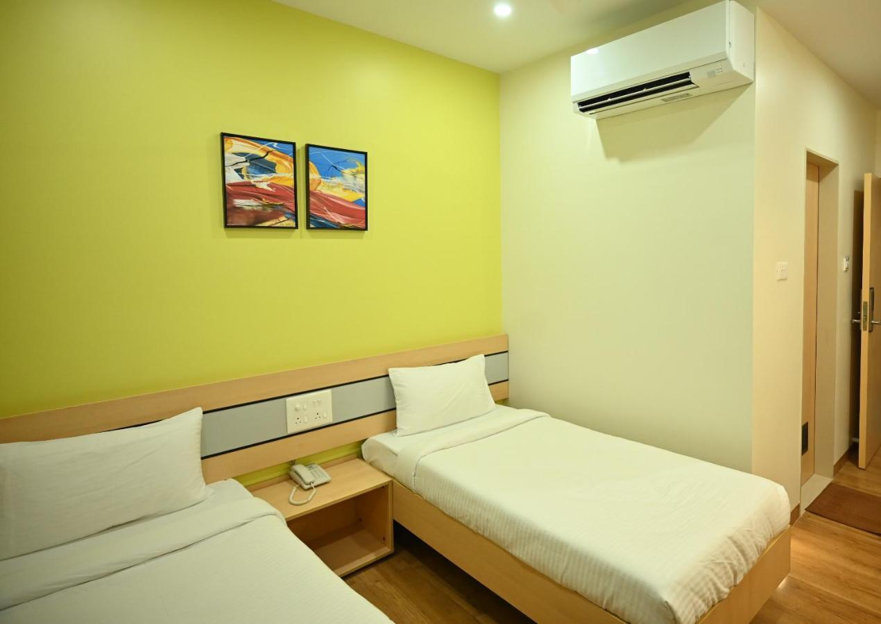 Hotel City Centre Lātūr Екстериор снимка