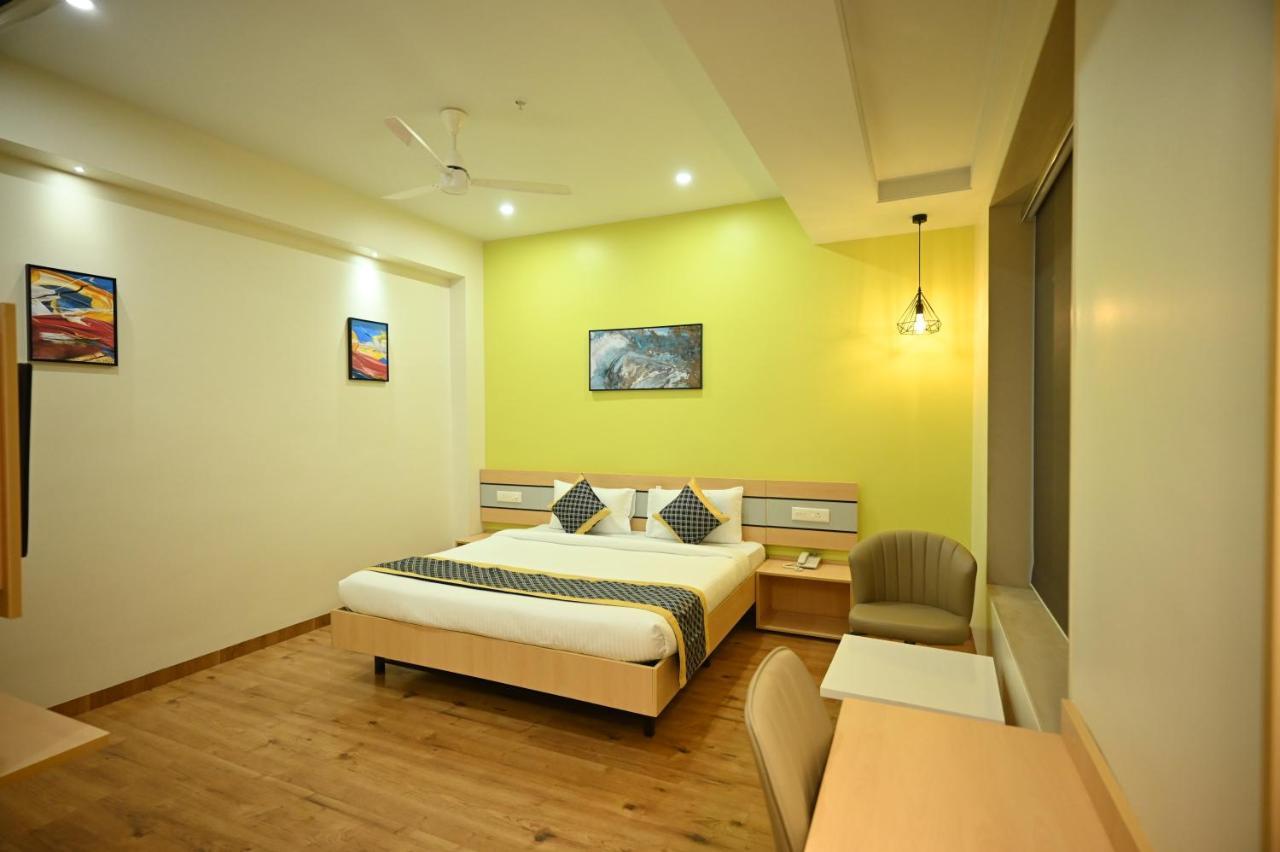 Hotel City Centre Lātūr Екстериор снимка