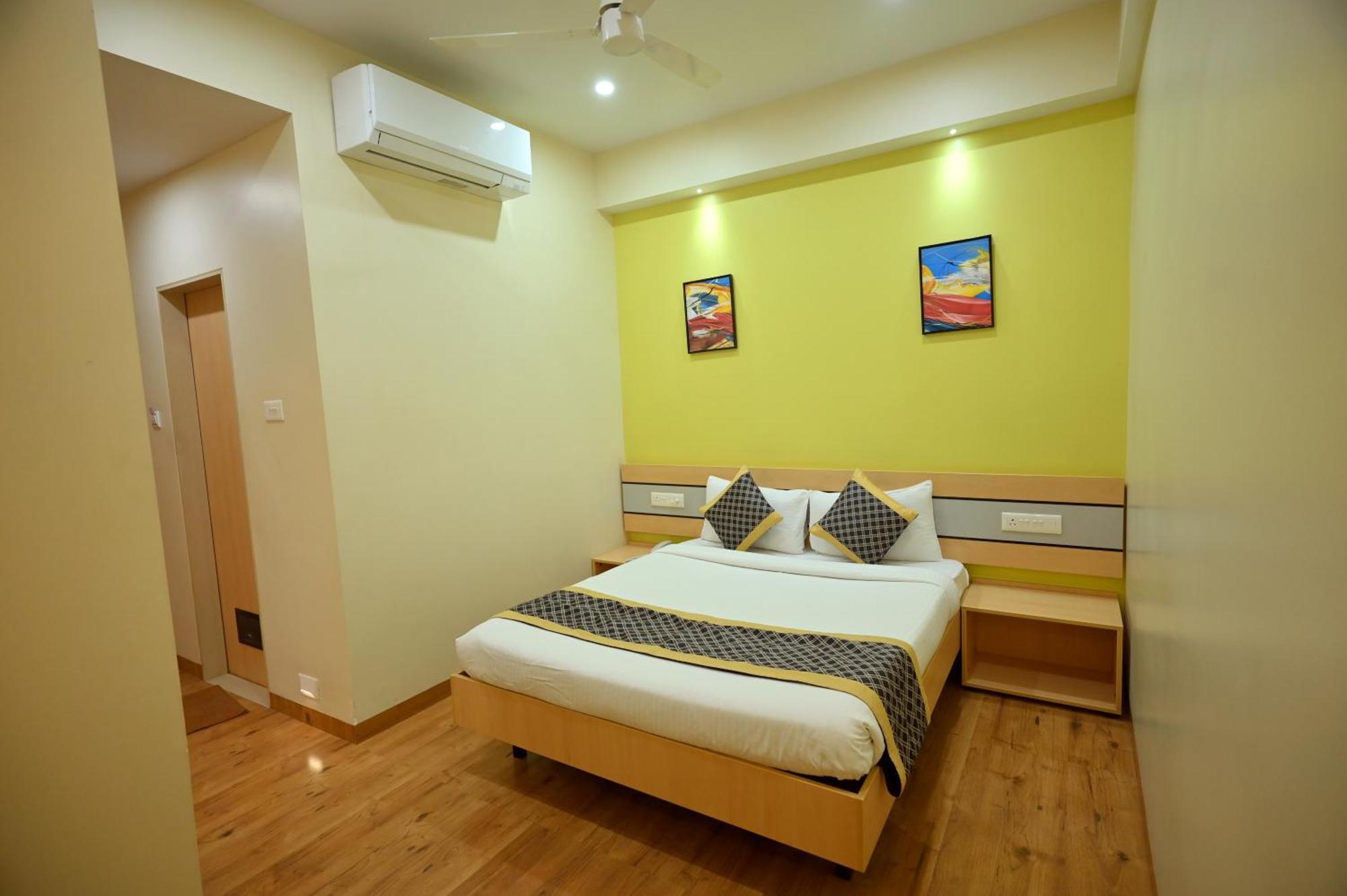 Hotel City Centre Lātūr Екстериор снимка